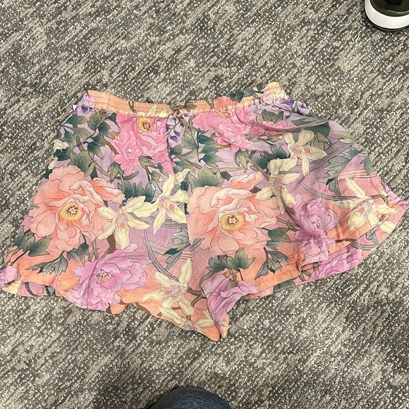 Spell & the gypsy Lily Flutter Shorts xs - Picture 5 of 5